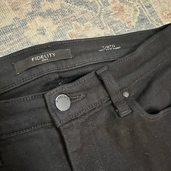 Fidelity Gwen Black High Rise Super Skinny Jean | Size 27 - Picture 3 of 6